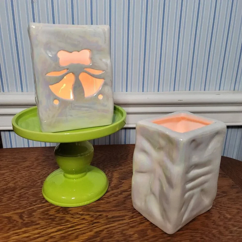 Vintage White Iridescent Ceramic Tealight Candle‎ Holder - Wedding Bells w/Bows